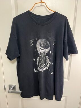 Spencer's Men's Black Graphic Crewneck T-Shirt in size XL